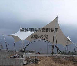 内蒙古鄂尔多斯市准格尔旗薛家湾大桥膜结构景观