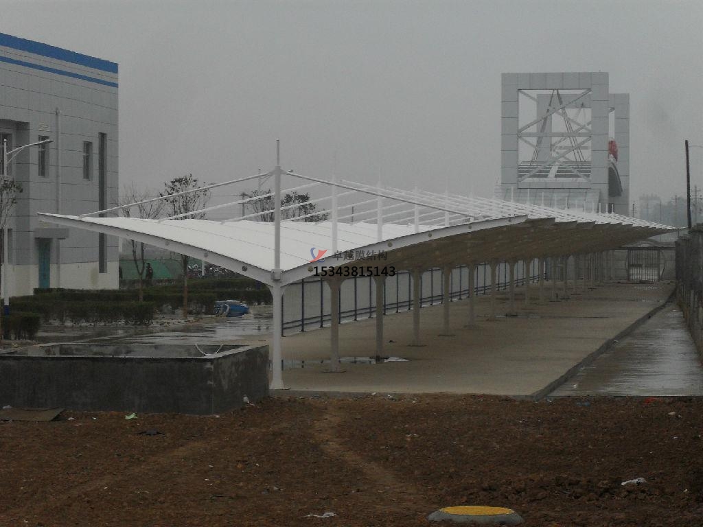 三门峡商业广场雨棚搭建