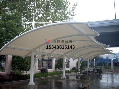 湘西商业广场雨棚搭建