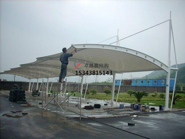 临沂商业广场雨棚搭建