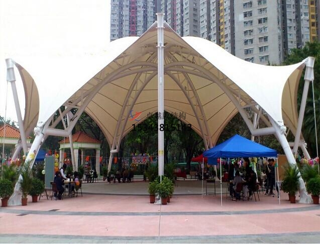 吉安商业广场雨棚搭建